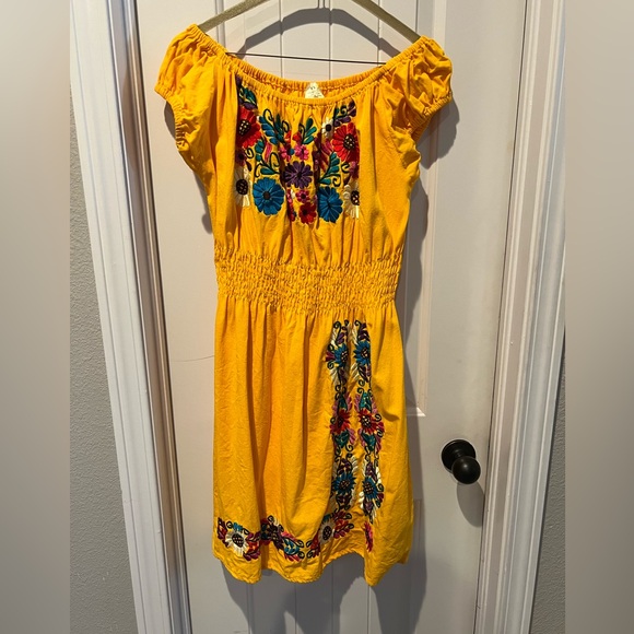 Dresses & Skirts - Yellow Mexican theme embroidered flowers Off-Shoulder Puff Sleeve Sundress sz xl